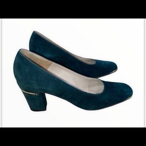 Vintage Saks Fifth Suede Heels